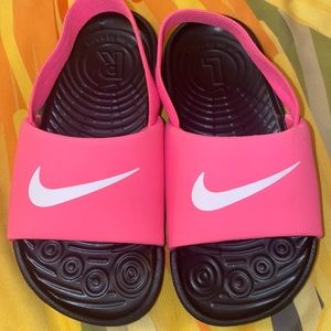 Toddler Girls Pink Nike Slides Size 9